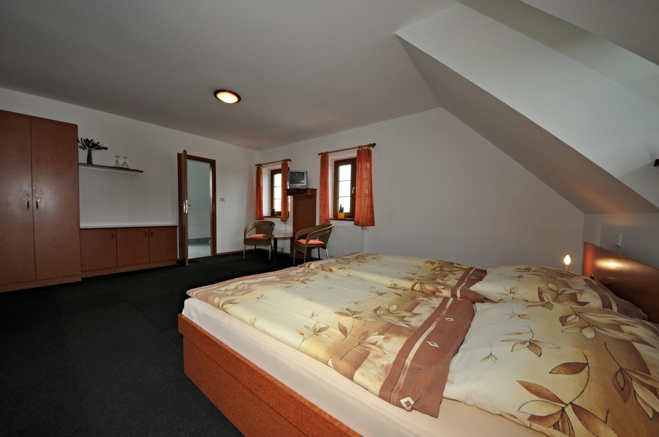 Penzion Praktik Krumlov Prisecna Exterior photo